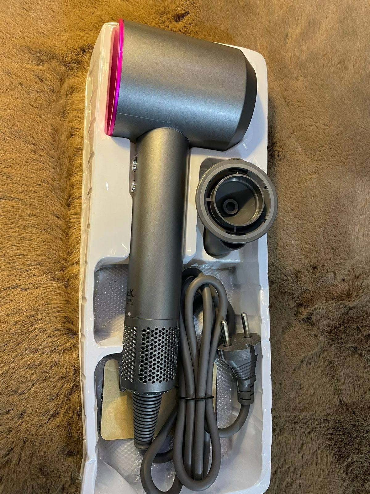 SLEEK PROFESSIONAL HAIR DRYER ยฎ